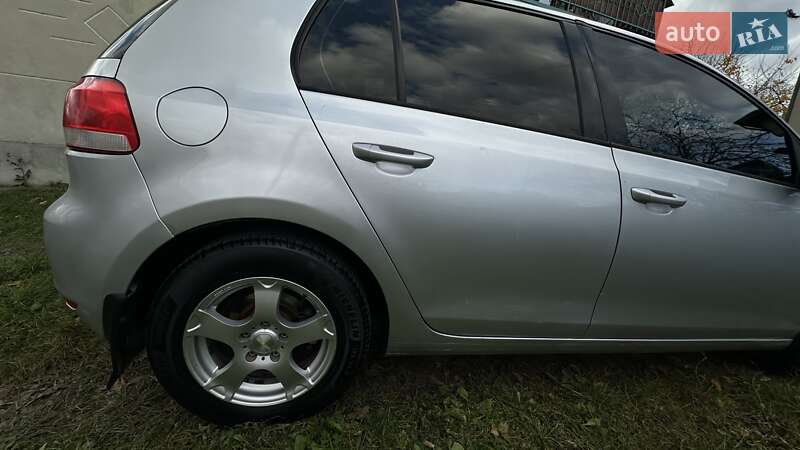 Хетчбек Volkswagen Golf 2011 в Дрогобичі
