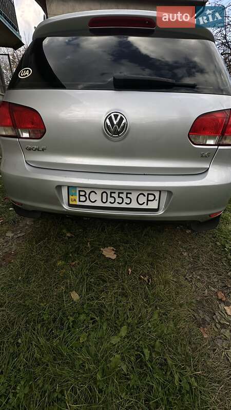 Хетчбек Volkswagen Golf 2011 в Дрогобичі