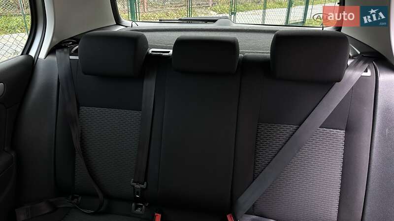 Хетчбек Volkswagen Golf 2011 в Дрогобичі