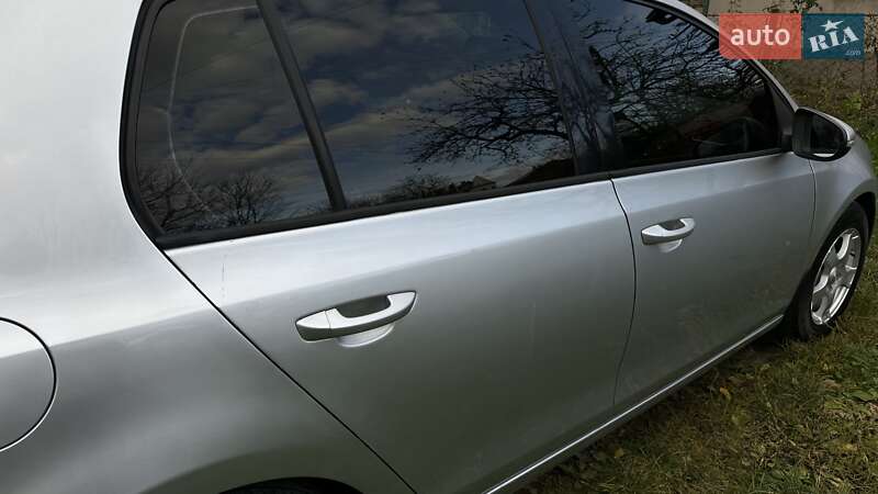 Хетчбек Volkswagen Golf 2011 в Дрогобичі