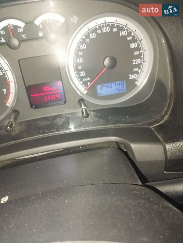 Універсал Volkswagen Golf 2005 в Сарнах