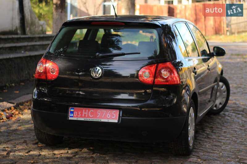 Хетчбек Volkswagen Golf 2006 в Тульчині