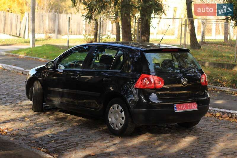 Хетчбек Volkswagen Golf 2006 в Тульчині