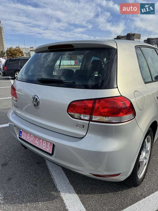 Хетчбек Volkswagen Golf 2010 в Києві