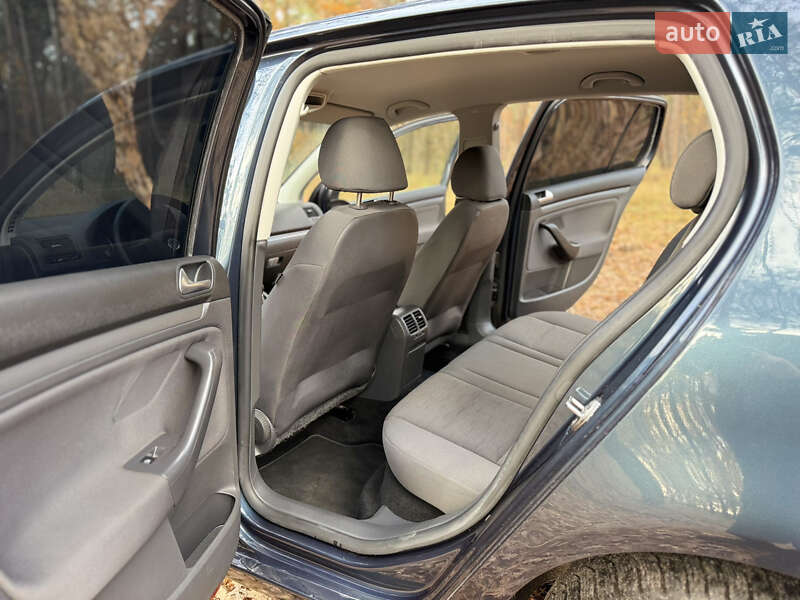 Хэтчбек Volkswagen Golf 2007 в Сумах