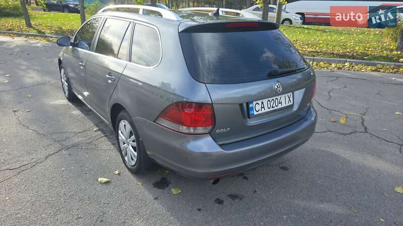 Универсал Volkswagen Golf 2011 в Умани