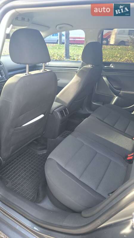 Универсал Volkswagen Golf 2011 в Умани