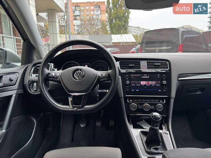 Универсал Volkswagen Golf 2017 в Киеве фото 6 Универсал Volkswagen Golf 2017 в Киеве
