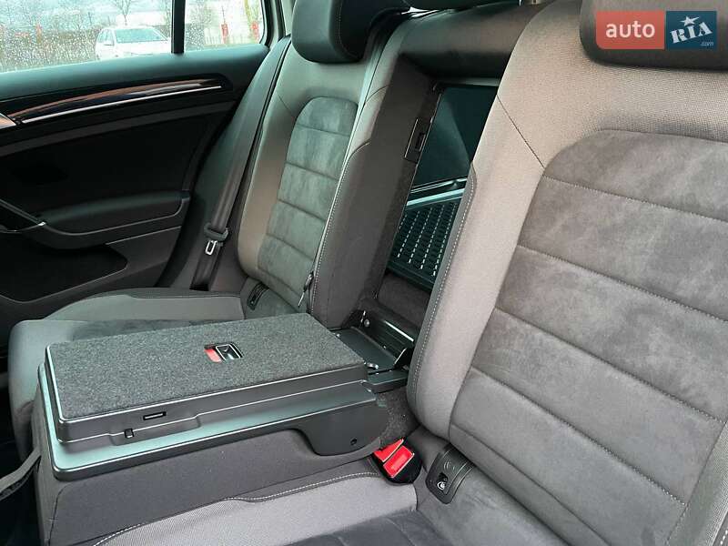Универсал Volkswagen Golf 2017 в Киеве фото 12 Универсал Volkswagen Golf 2017 в Киеве