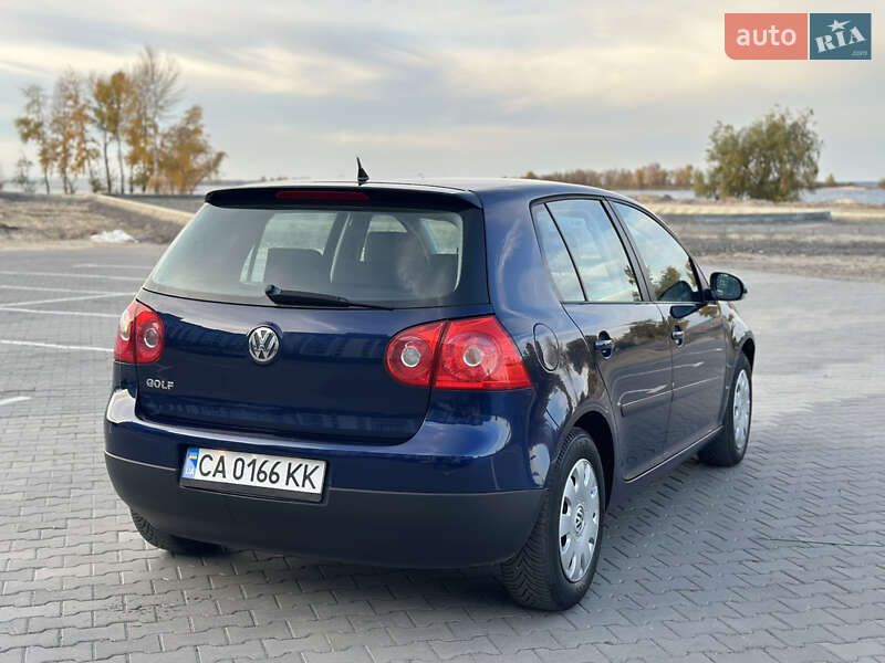 Хэтчбек Volkswagen Golf 2005 в Черкассах