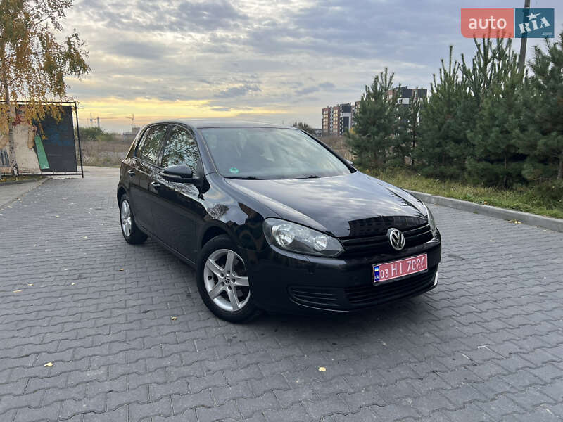 Хэтчбек Volkswagen Golf 2009 в Хмельницком