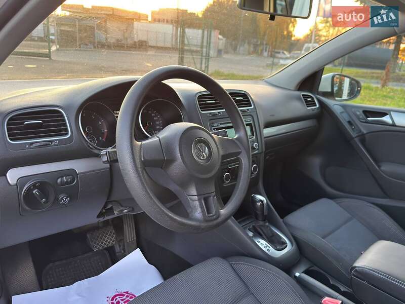 Хетчбек Volkswagen Golf 2012 в Львові