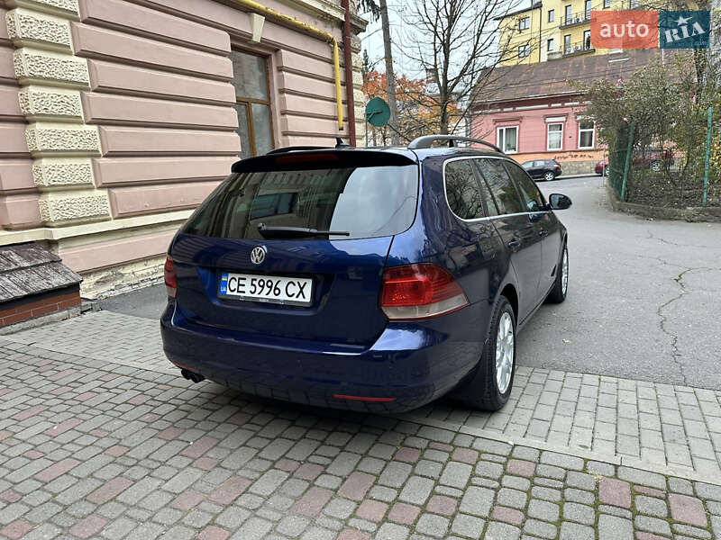 Универсал Volkswagen Golf 2010 в Черновцах