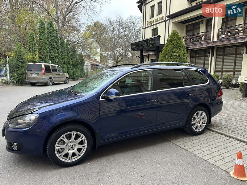 Универсал Volkswagen Golf 2010 в Черновцах