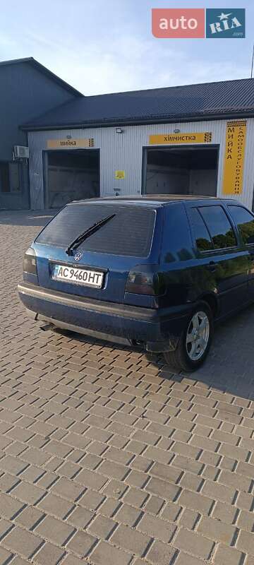 Хэтчбек Volkswagen Golf 1994 в Ковеле