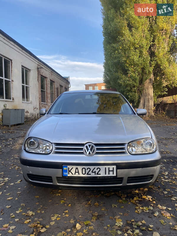 Хетчбек Volkswagen Golf 2001 в Полтаві