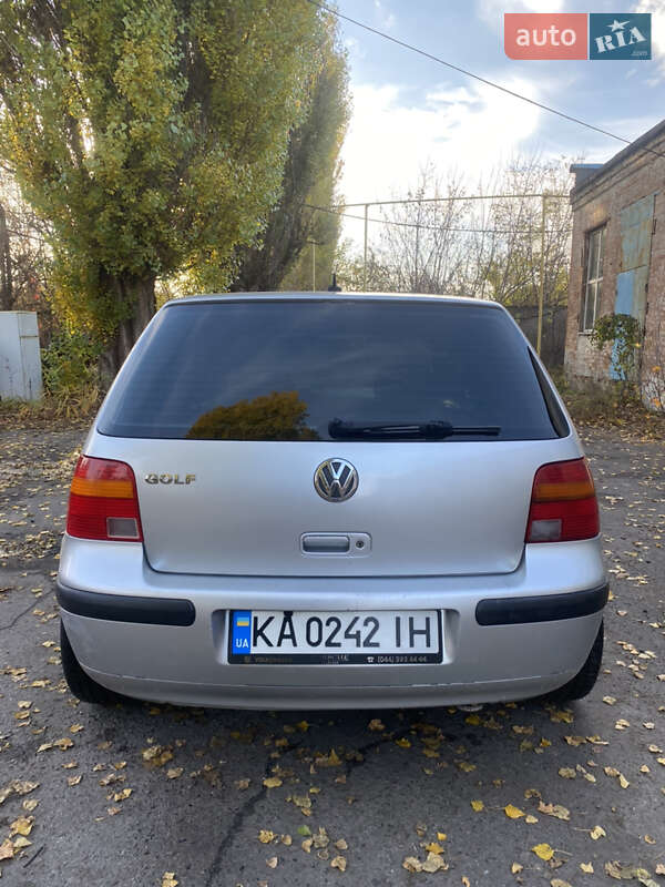 Хетчбек Volkswagen Golf 2001 в Полтаві