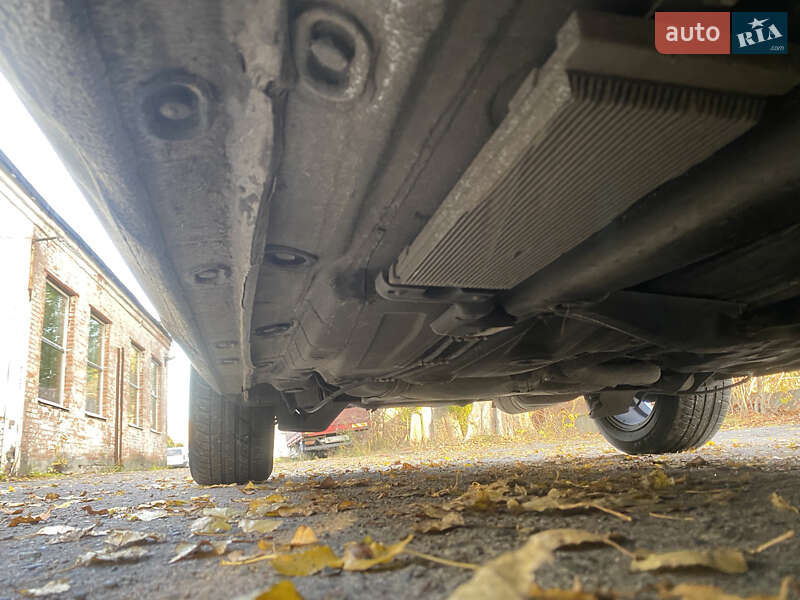 Хетчбек Volkswagen Golf 2001 в Полтаві