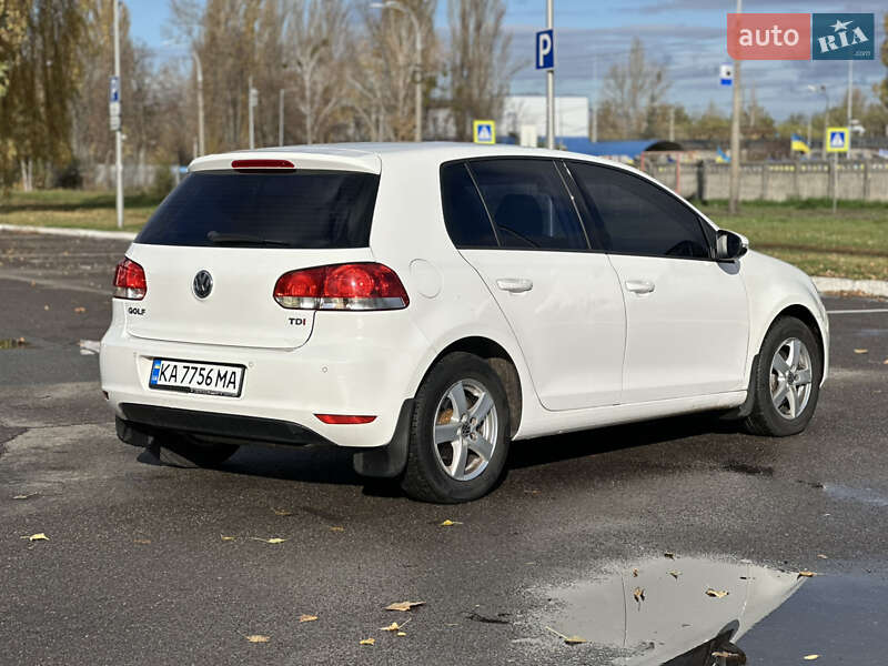 Хэтчбек Volkswagen Golf 2012 в Киеве