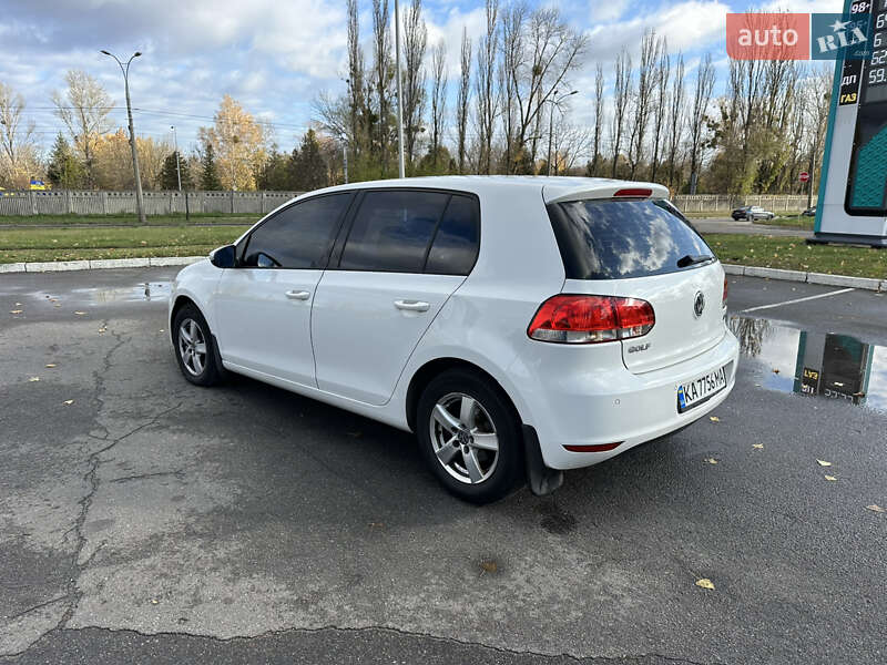 Хэтчбек Volkswagen Golf 2012 в Киеве