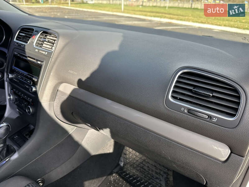 Хэтчбек Volkswagen Golf 2012 в Киеве