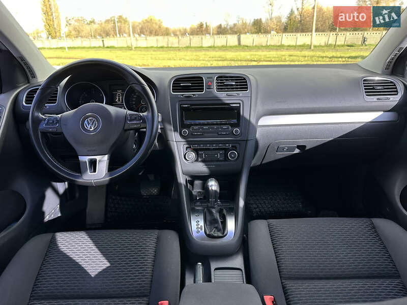 Хэтчбек Volkswagen Golf 2012 в Киеве