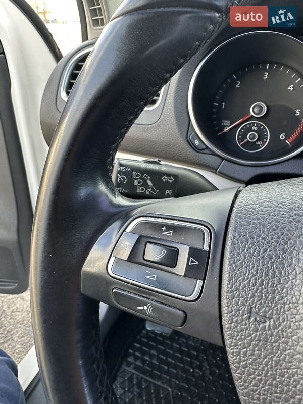 Хэтчбек Volkswagen Golf 2012 в Киеве