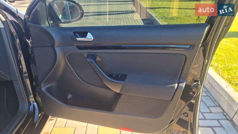 Универсал Volkswagen Golf 2010 в Виннице