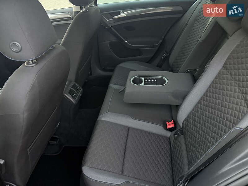 Універсал Volkswagen Golf 2018 в Стрию фото 30 Універсал Volkswagen Golf 2018 в Стрию