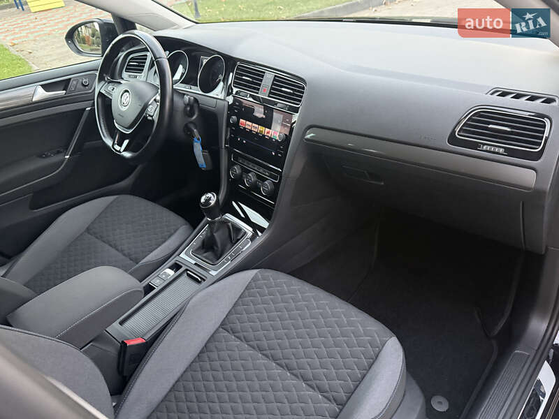 Універсал Volkswagen Golf 2018 в Стрию фото 35 Універсал Volkswagen Golf 2018 в Стрию