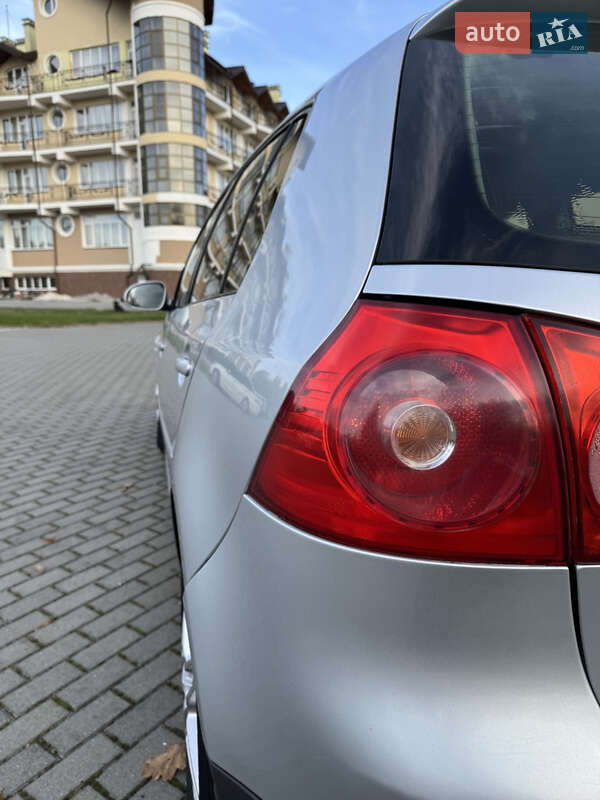 Хэтчбек Volkswagen Golf 2006 в Львове