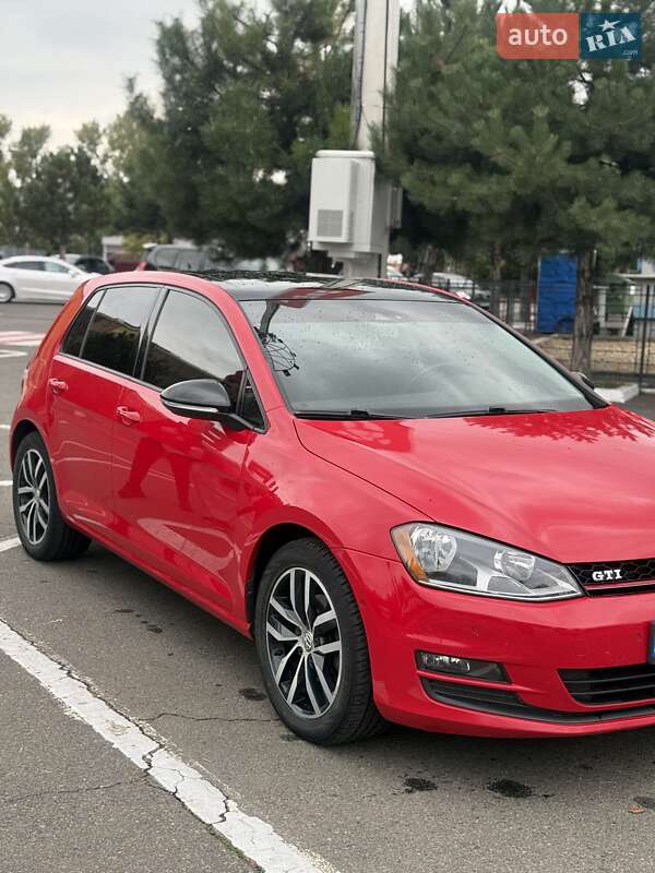 Хэтчбек Volkswagen Golf 2015 в Одессе