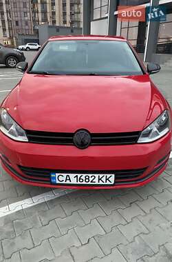 Хэтчбек Volkswagen Golf 2015 в Черкассах