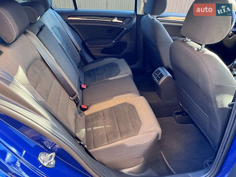 Хэтчбек Volkswagen Golf 2019 в Киеве фото 23 Хэтчбек Volkswagen Golf 2019 в Киеве