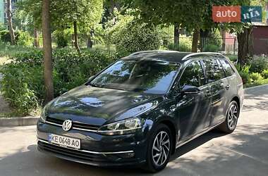 Універсал Volkswagen Golf 2017 в Дніпрі