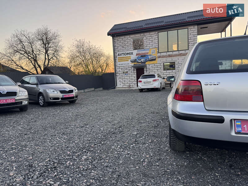 Хэтчбек Volkswagen Golf 2002 в Звенигородке