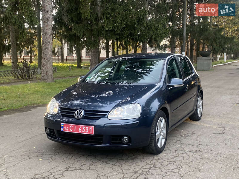Хэтчбек Volkswagen Golf 2008 в Умани