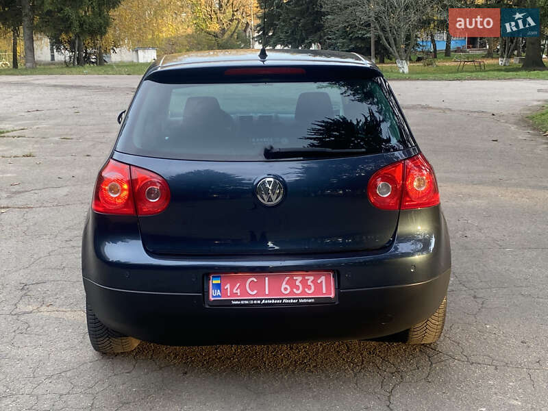 Хэтчбек Volkswagen Golf 2008 в Умани