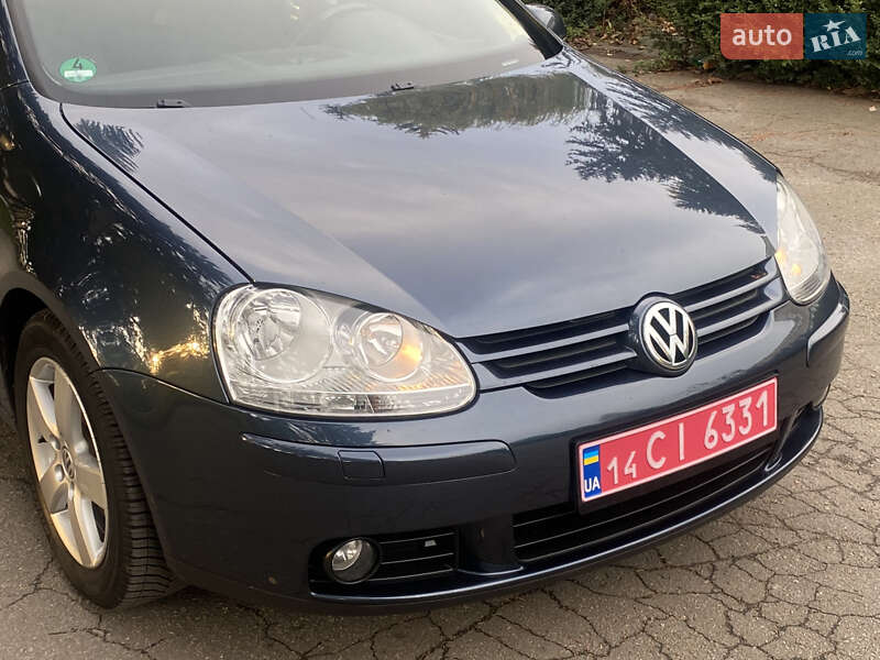 Хэтчбек Volkswagen Golf 2008 в Умани