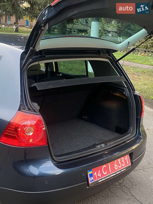 Хэтчбек Volkswagen Golf 2008 в Умани