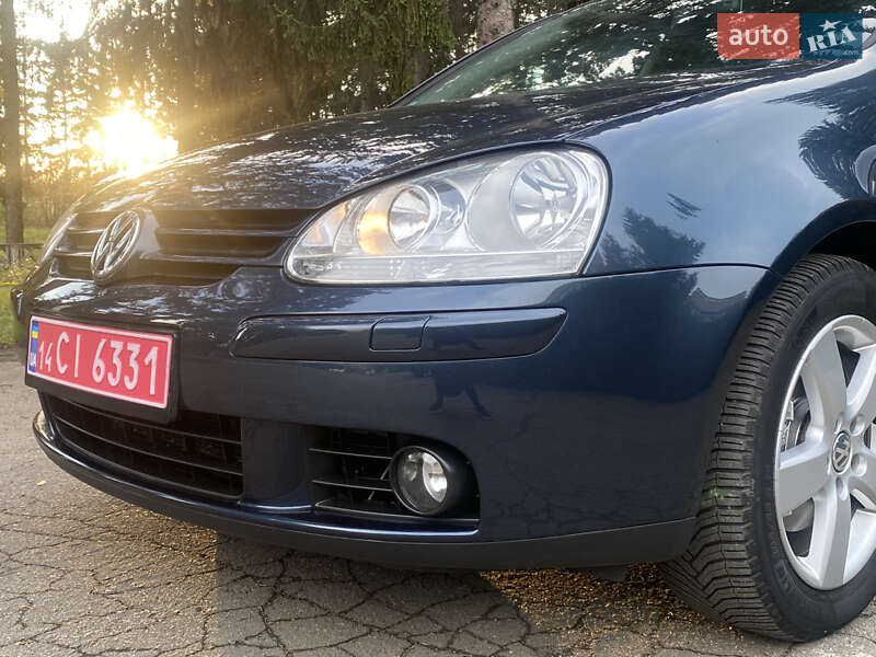 Хэтчбек Volkswagen Golf 2008 в Умани