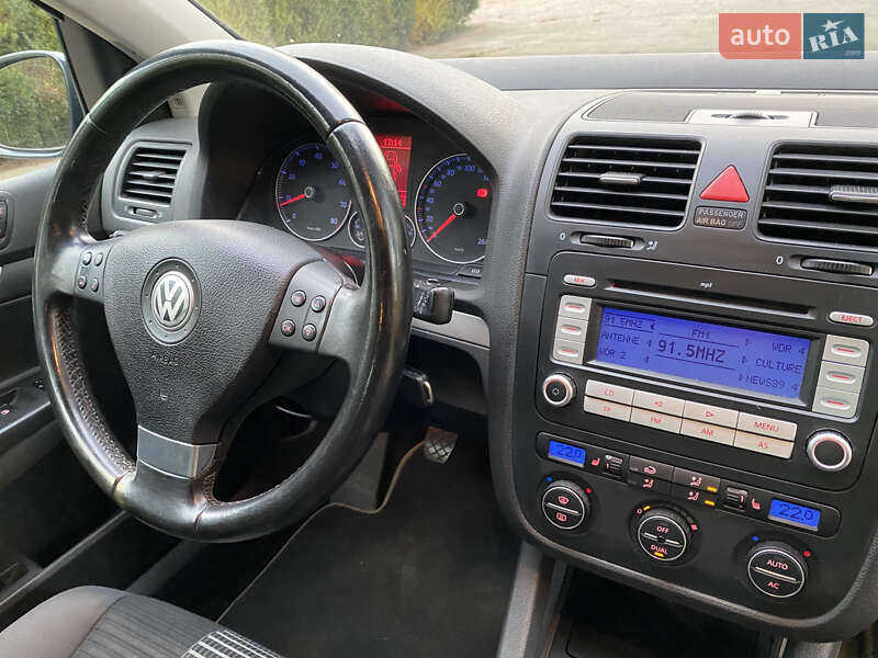 Хэтчбек Volkswagen Golf 2008 в Умани