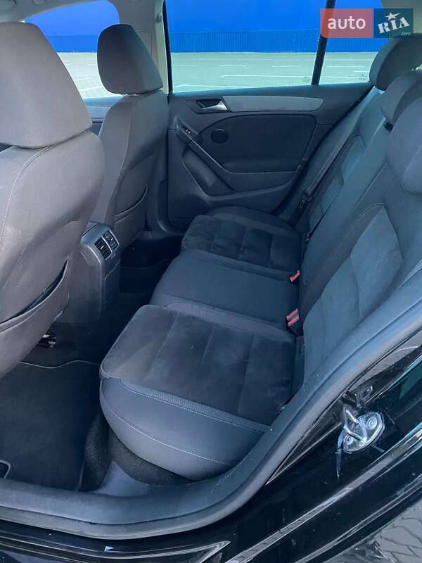 Хетчбек Volkswagen Golf 2009 в Нововолинську