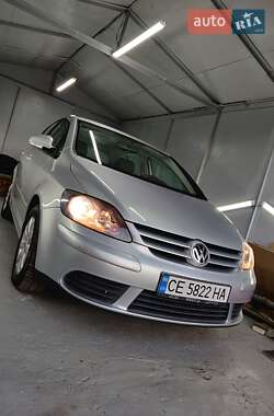 Хэтчбек Volkswagen Golf 2005 в Черновцах