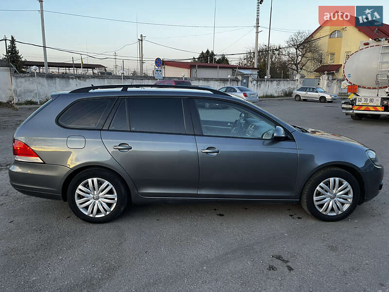 Универсал Volkswagen Golf 2010 в Львове