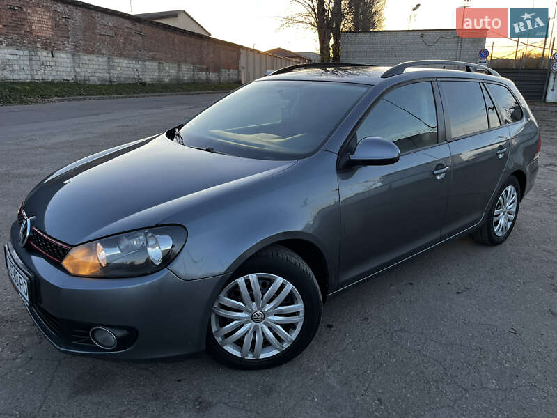 Универсал Volkswagen Golf 2010 в Львове