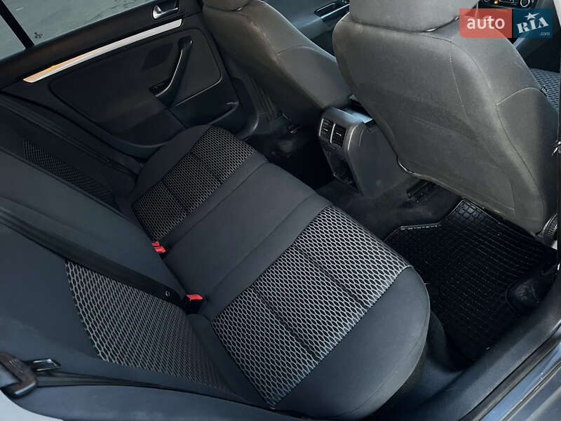 Универсал Volkswagen Golf 2010 в Львове