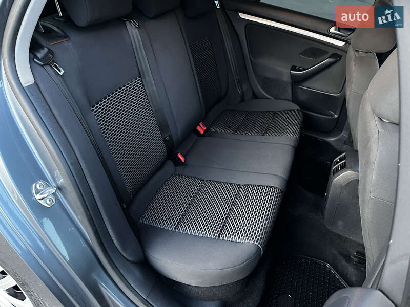 Универсал Volkswagen Golf 2010 в Львове