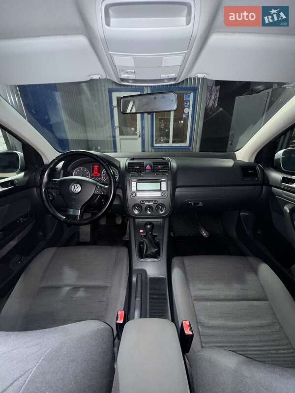 Хэтчбек Volkswagen Golf 2007 в Каменке