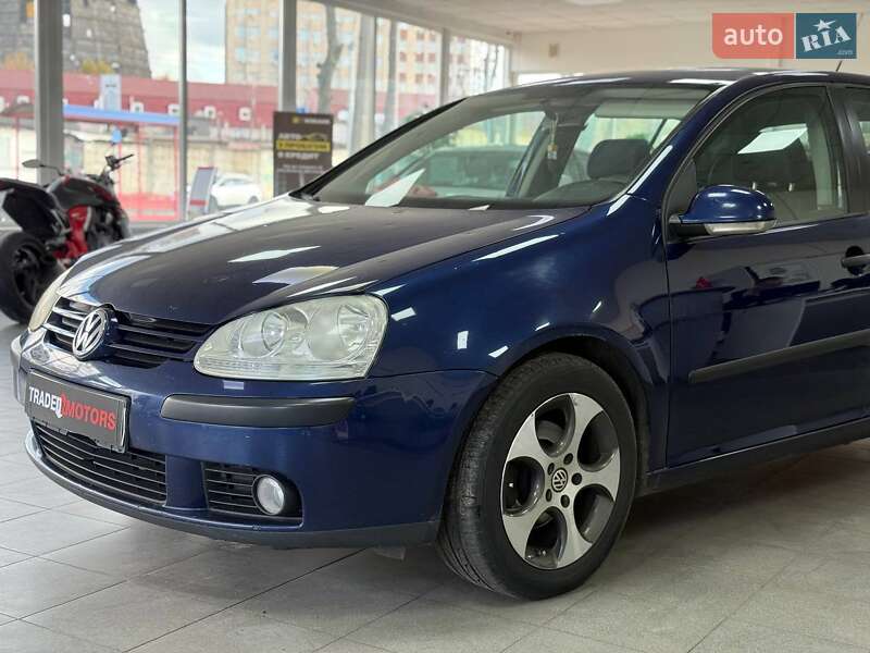 Хэтчбек Volkswagen Golf 2006 в Киеве